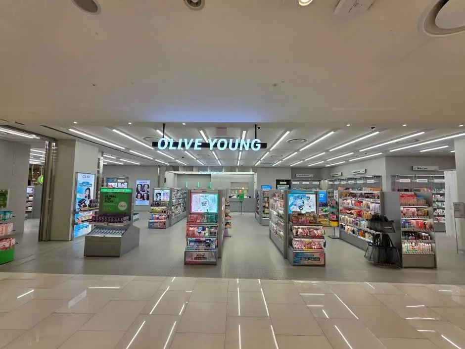 Olive Young – Lotte Department Store Gwangbok Branch [Tax Refund Shop](올리브영 롯데백화점 광복점)