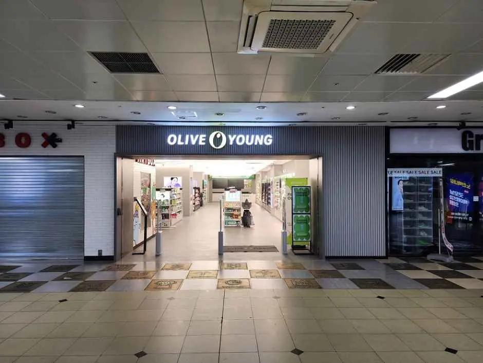Olive Young – Seomyeon Station Branch [Tax Refund Shop](올리브영 서면역사점)