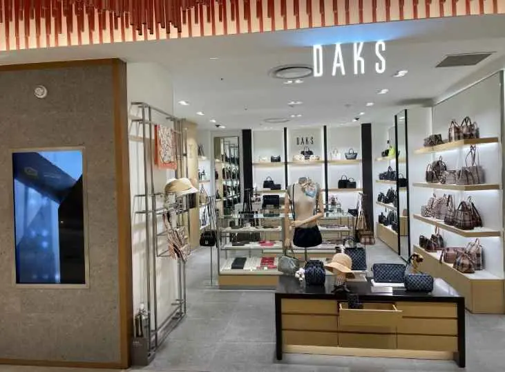 DAKS Handbags – LOTTE Department Store Busan Main Branch [Tax Refund Shop] (닥스핸드백 롯데백화점 부산본점)
