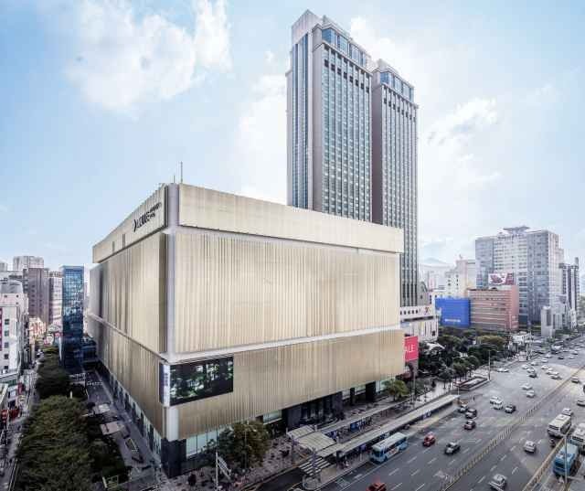 Bottega Veneta – LOTTE Department Store Busan Main Branch [Tax Refund Shop] (보테가베네타 롯데백화점 부산본점)