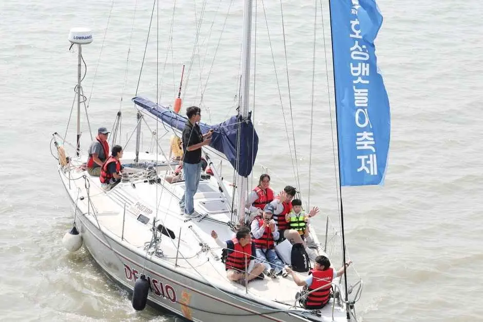 Hwaseong Boating Festival (화성 뱃놀이 축제)