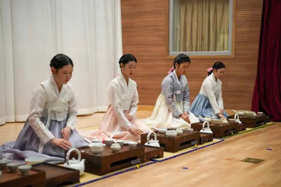 Hadong Wild Tea Cultural Festival (하동야생차문화축제)