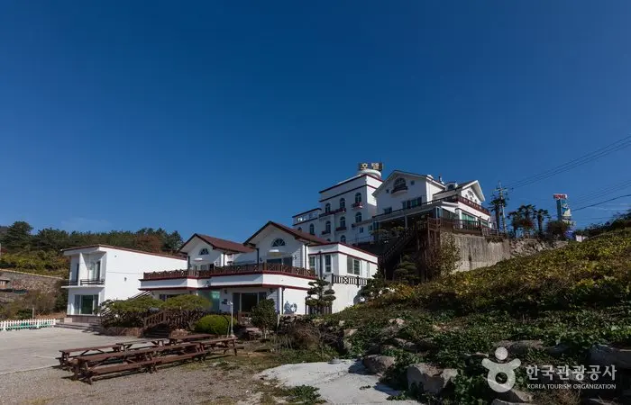 Hotel Hayannoeul (하얀노을 호텔)