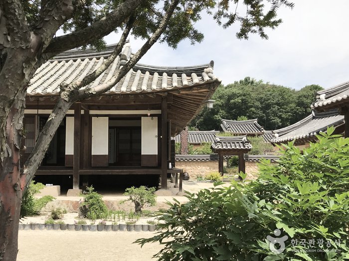 Sogang House (소강고택)