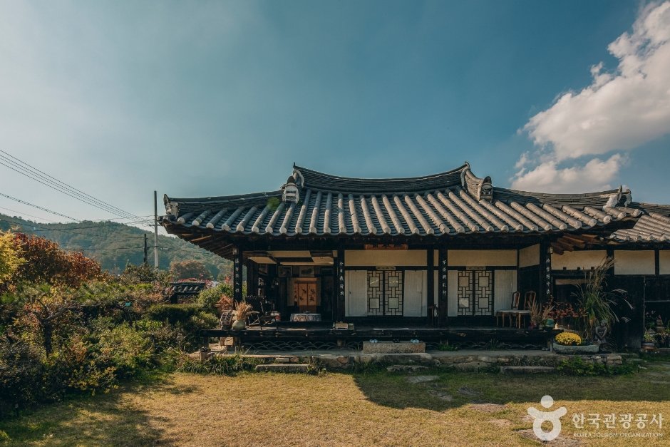 Seongamjae (성암재)