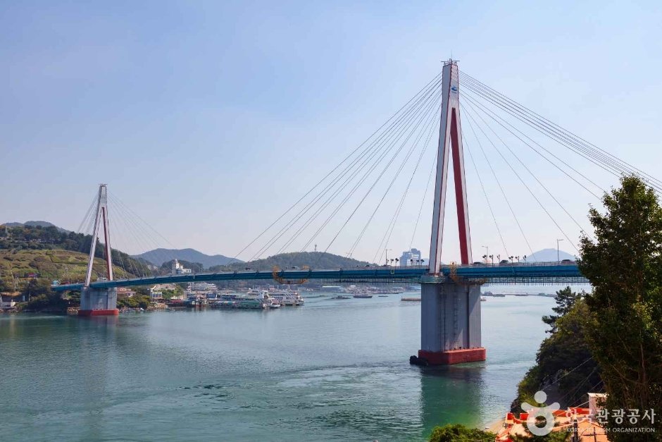 Dolsandaegyo Bridge (돌산대교)