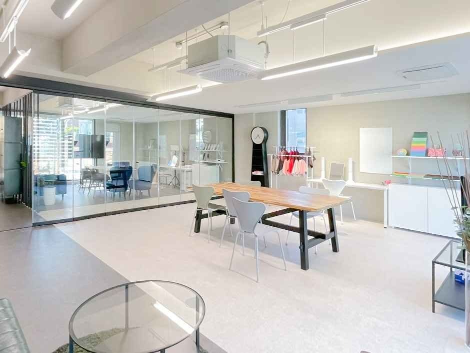 Cocory Color Research Institute – Yeonhui Main Branch (코코리색채연구소(연희본점))