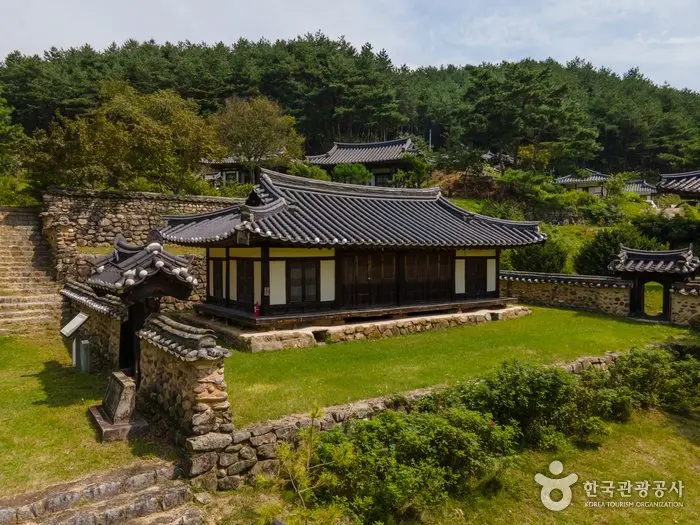 Andong Gunja Village (안동 군자마을)