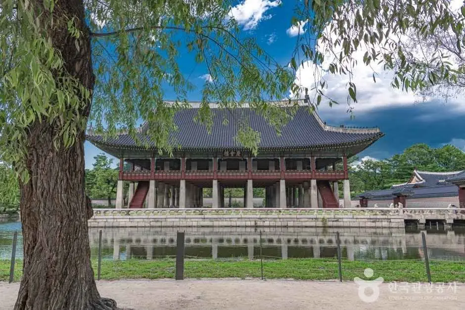Gyeongbokgung Palace (경복궁)