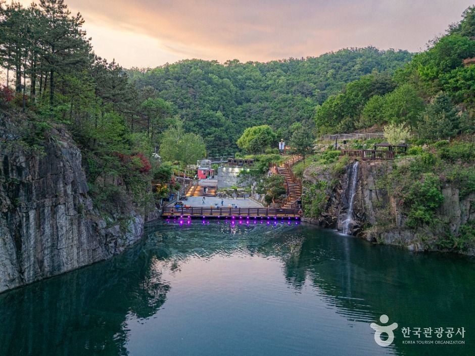 Pocheon Art Valley [Hantangang UNESCO Global Geopark] (포천아트밸리 (한탄강 유네스코 세계지질공원))