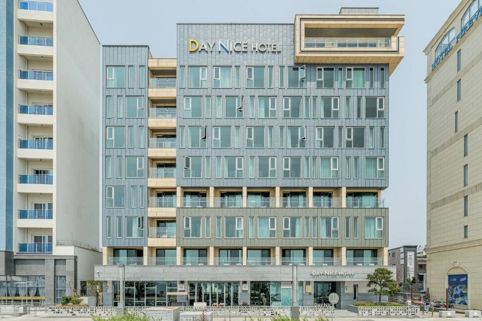 Day Nice Hotel (데이나이스호텔)