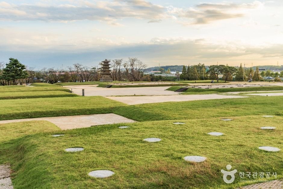 Archaeological Site in Wanggung-ri [UNESCO World Heritage] (익산 왕궁리유적 [유네스코 세계문화유산])