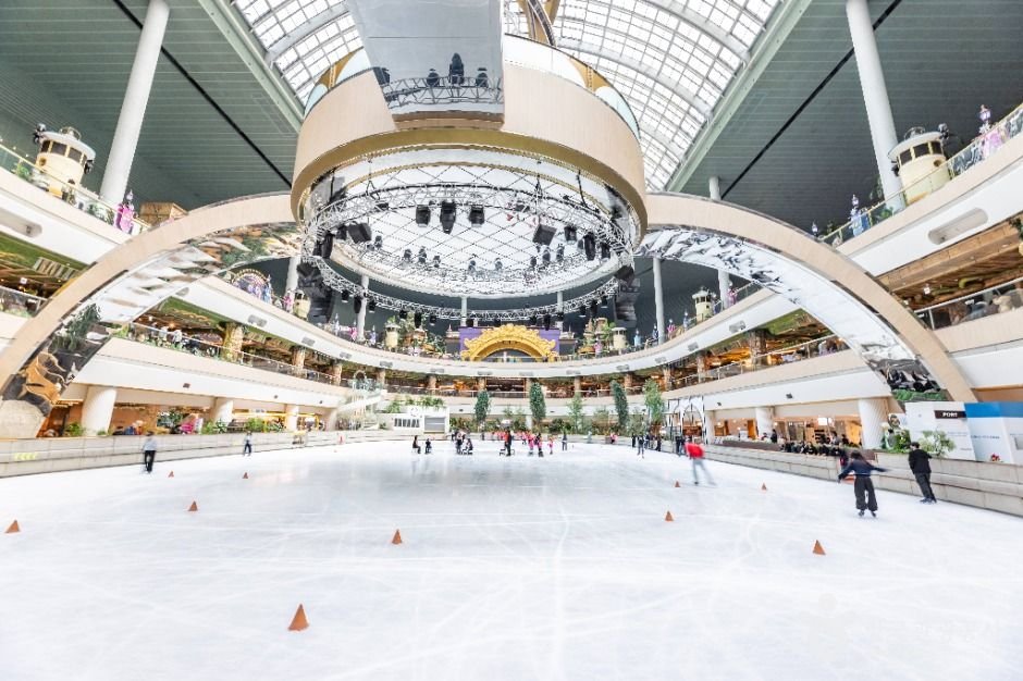 Lotte World Ice Skating Rink (롯데월드 아이스링크)