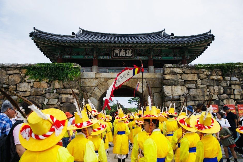 Seosan Haemi Eupseong Festival (서산해미읍성축제)
